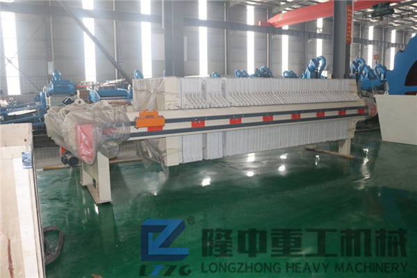 環保性能加持，隆中重工新型廂式壓濾機“綠色”