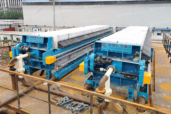 帶式壓濾機污泥脫水濾布粘泥了，怎么辦？