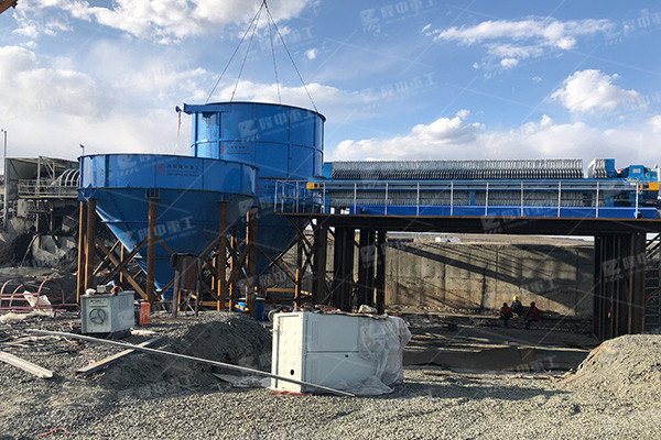 污泥處理壓濾機(jī)設(shè)備，污泥壓濾機(jī)多少錢一臺(tái)？